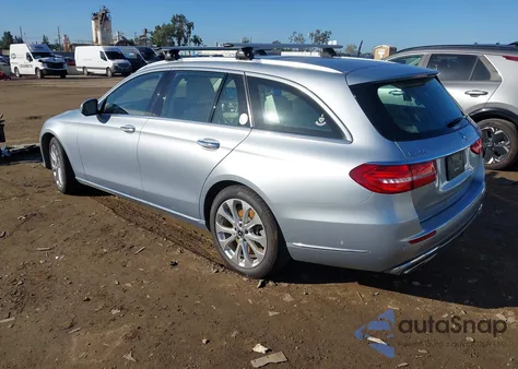 2018 Mercedes-Benz E 400 4Matic z USA, uszkodzony, nr VIN WDDZH6GB4JA311569